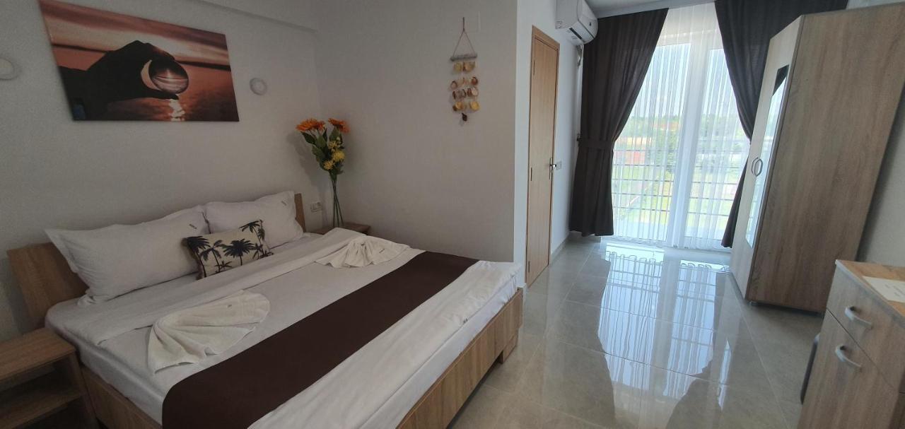 Ema Hotel Vama Veche Bagian luar foto