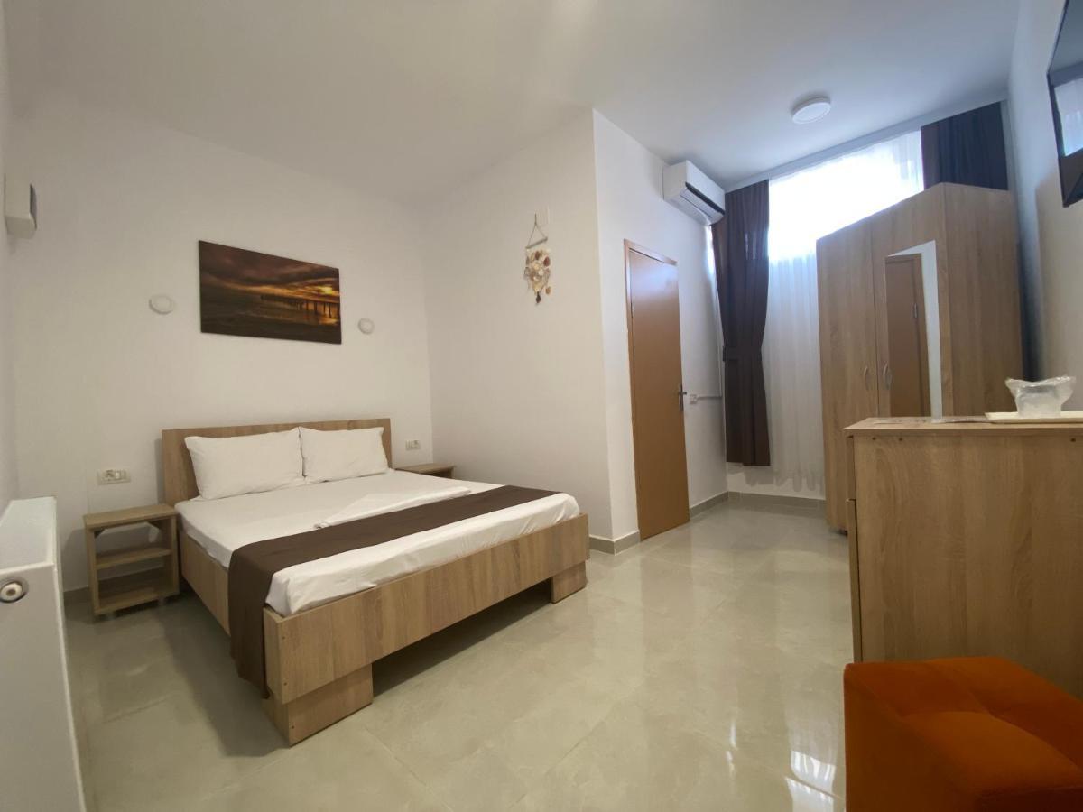 Ema Hotel Vama Veche Bagian luar foto