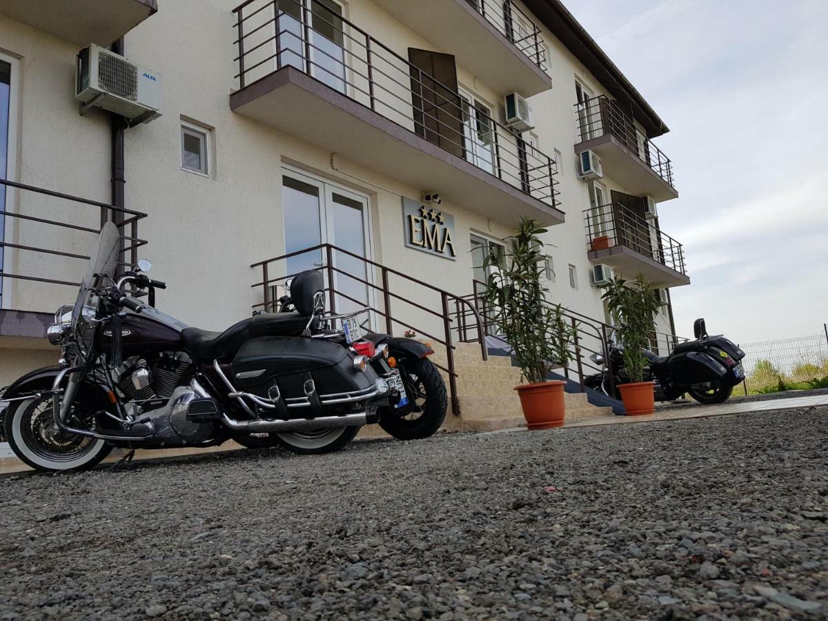 Ema Hotel Vama Veche Bagian luar foto